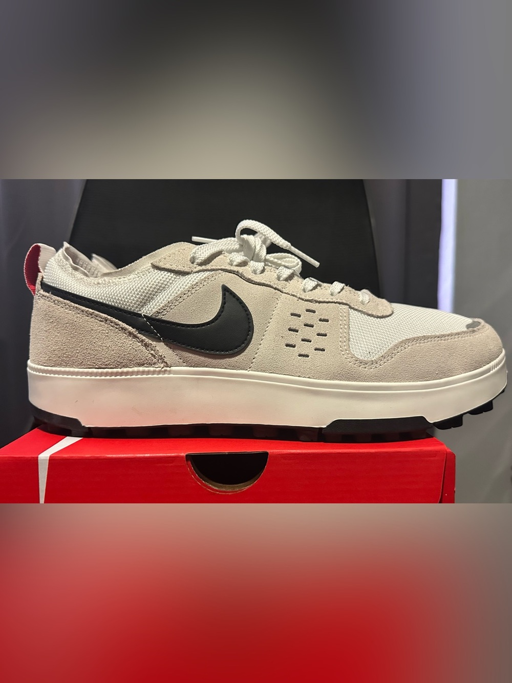 Nike C1TY Men’s Sneaker, size 11.5, summit white/black-fire red - Picture 3 of 8